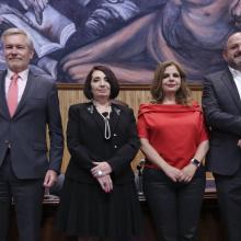 Autoridades universitarias en rueda de prensa