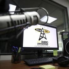 Imagen del logo de Radio UDG en una computadora