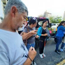 Participantes de la campaña grafiti tejido