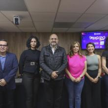 Autoridades universitarias en rueda de prensa