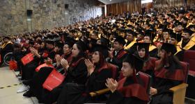 Egresados en el auditorio